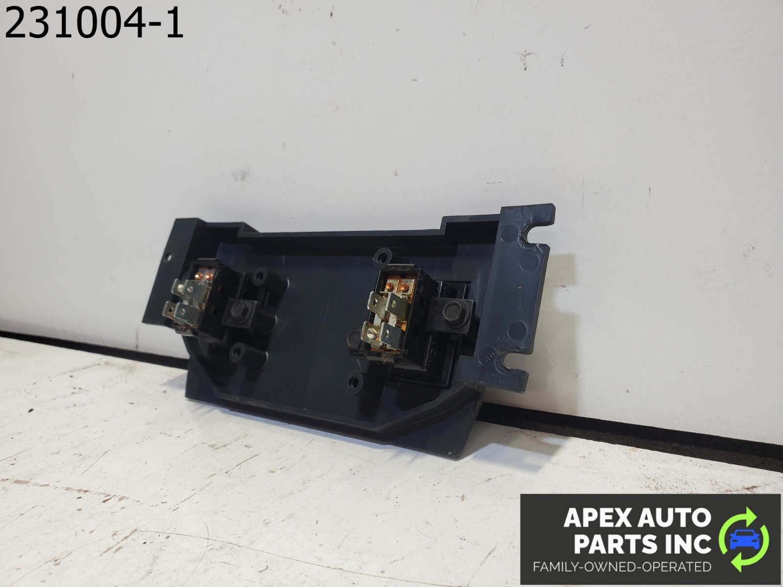 OEM Pontiac Fiero 1984 POWER WINDOW SWITCH w/ TRIM BEZEL - Image 5