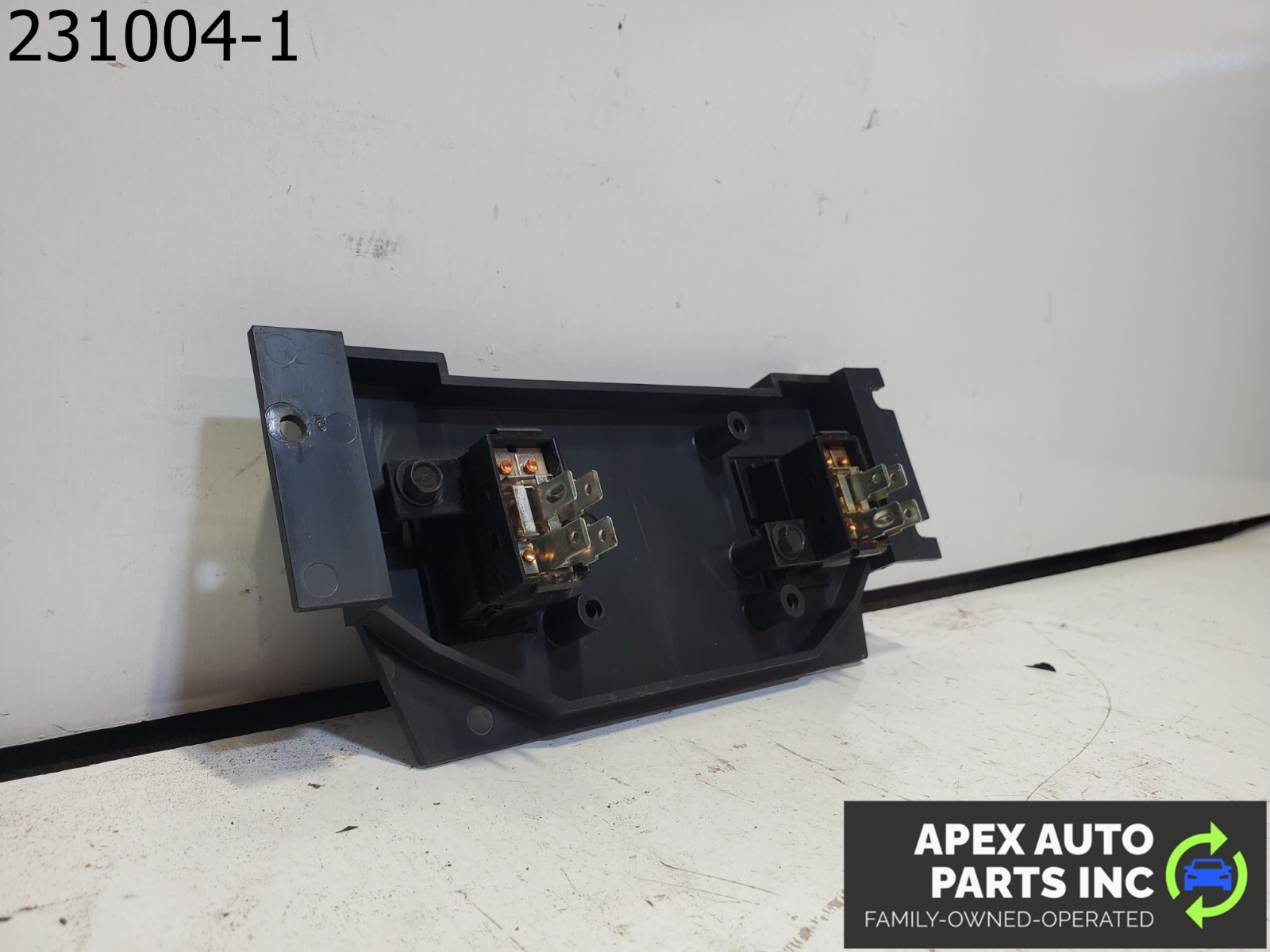 OEM Pontiac Fiero 1984 POWER WINDOW SWITCH w/ TRIM BEZEL - Image 7