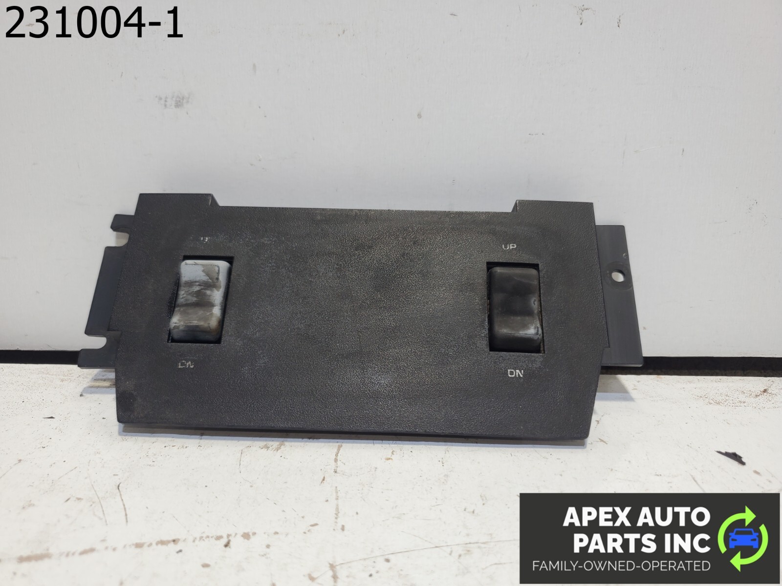 OEM Pontiac Fiero 1984 POWER WINDOW SWITCH w/ TRIM BEZEL