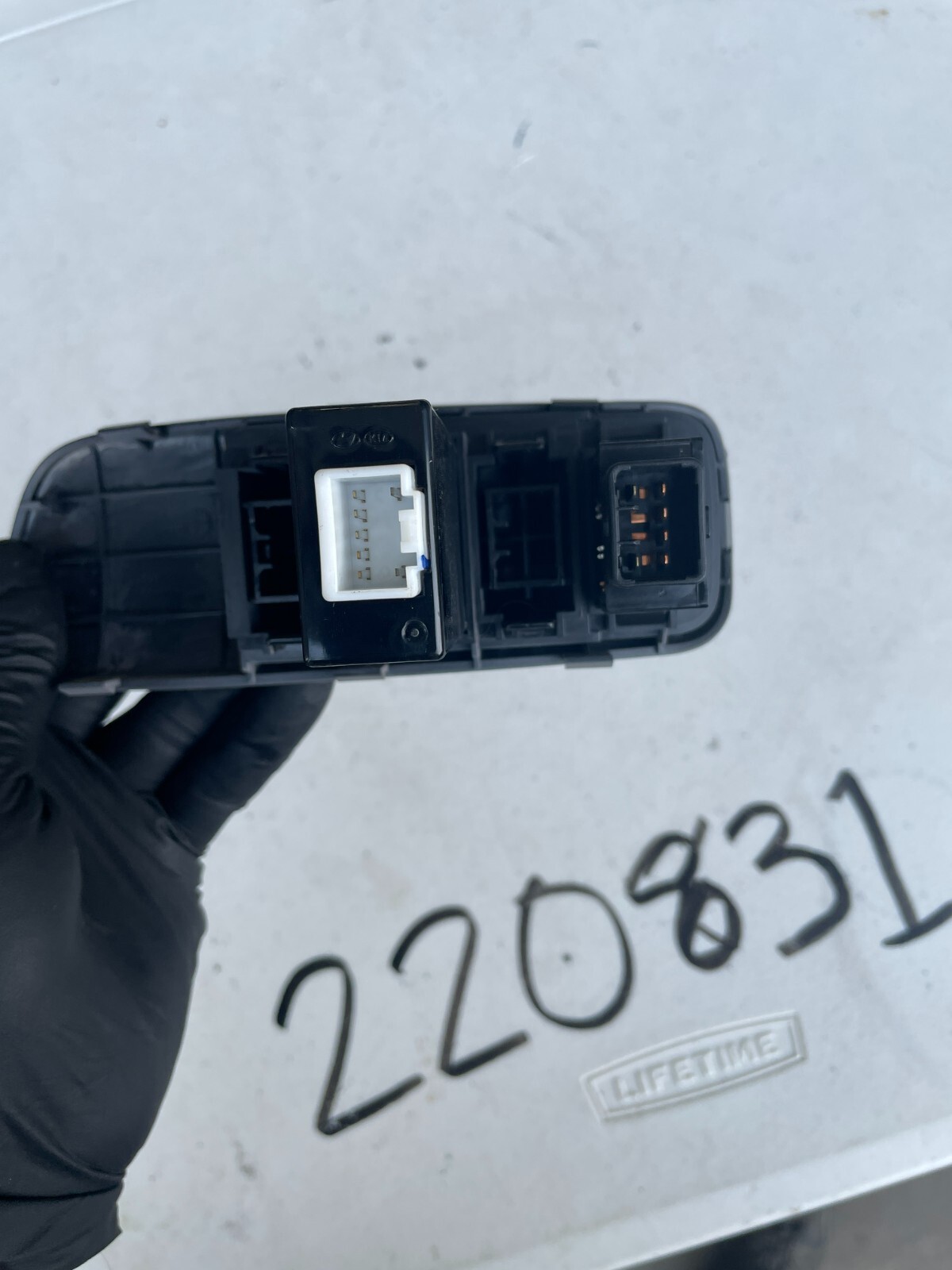 06-10 KIA OPTIMA LOWER CONSOLE PAD SWITCH MOUNTING W/ DIMMER ESC 93310-2G200 OEM - Image 5