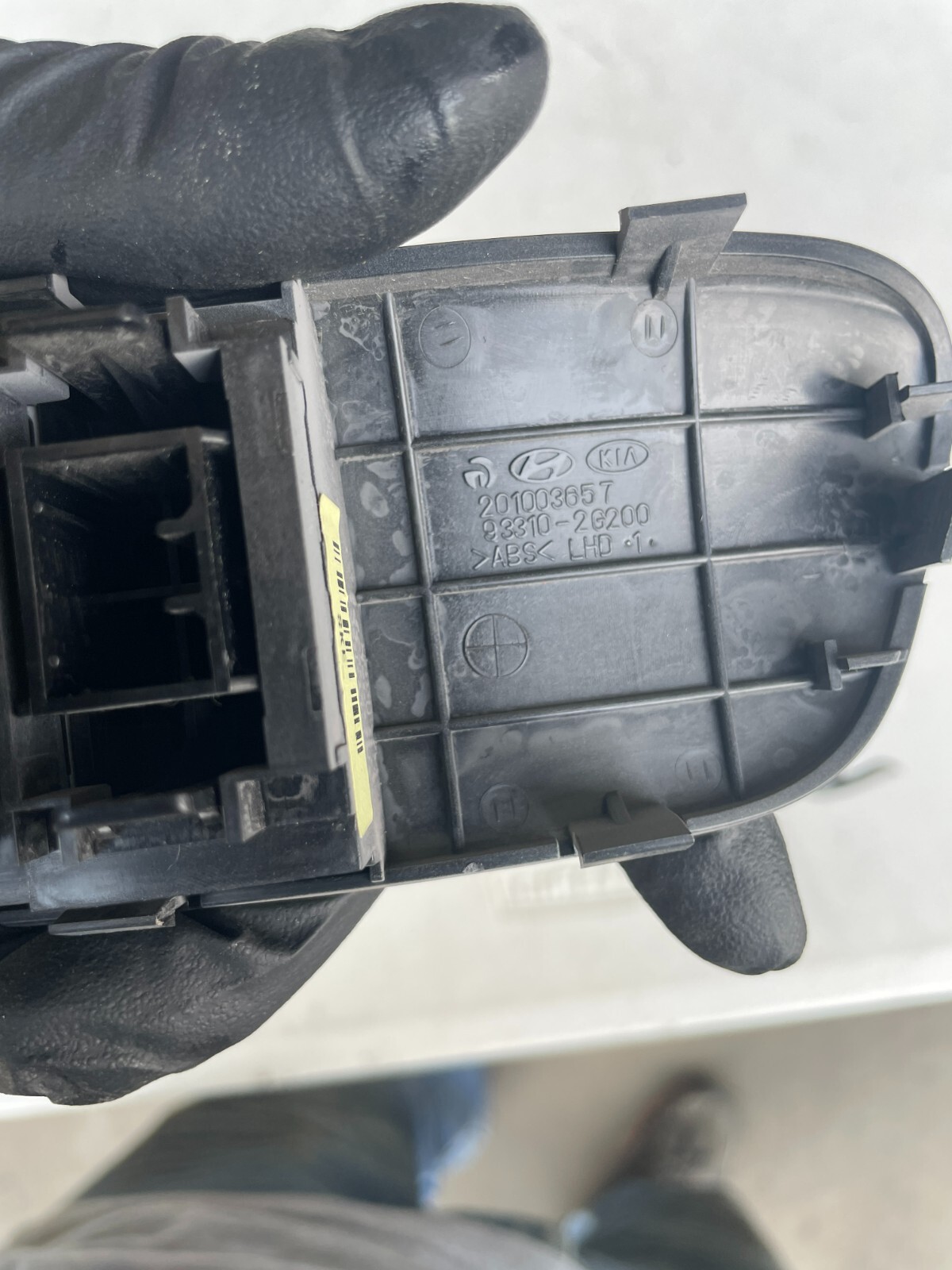 06-10 KIA OPTIMA LOWER CONSOLE PAD SWITCH MOUNTING W/ DIMMER ESC 93310-2G200 OEM - Image 7