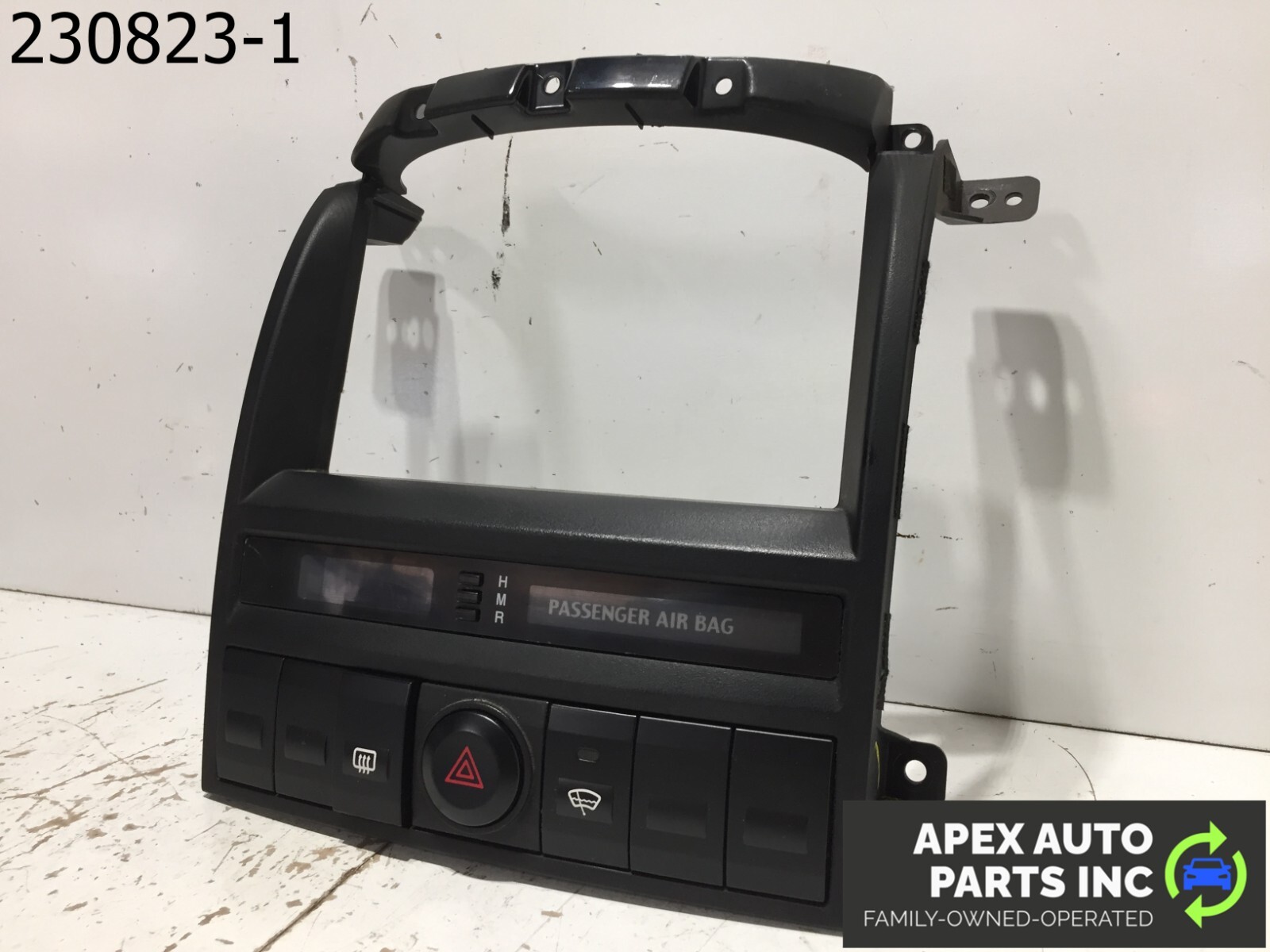 2003-2006 KIA SORENTO CENTER DASH RADIO TRIM BEZEL OEM WIPER DEFROST OEM - Image 4