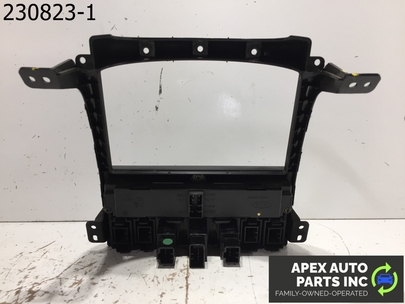 2003-2006 KIA SORENTO CENTER DASH RADIO TRIM BEZEL OEM WIPER DEFROST OEM - Image 6