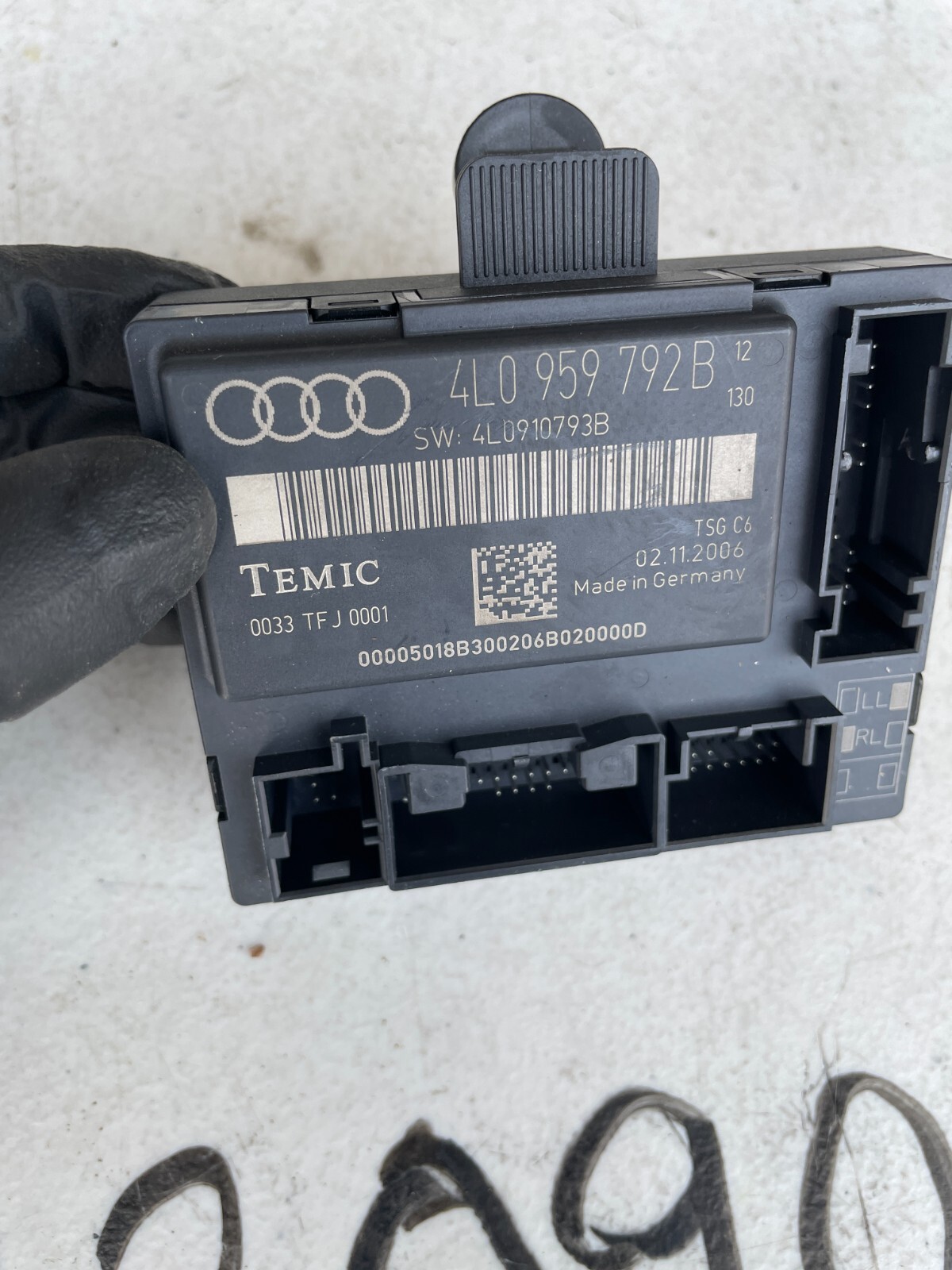 AUDI Q7 DOOR CONTROL UNIT ECU FRONT LEFT PASSENGER SIDE MK1 4L 2006 - 2009 - Image 3