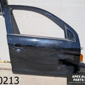 *NO SHIPPING* OEM 2019 Mitsubishi Outlander Passenger Right Front Door Assembly
