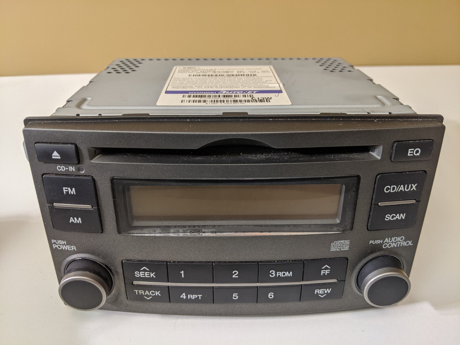 OEM 07 08 Kia Rondo AM FM CD player radio stereo 96140-1D101 audio head unit