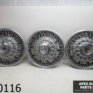 OEM 1981 Buick Riviera 5.0L HUBCAPS WHEELCOVERS CENTER CAP ANTIQUE VINTAGE