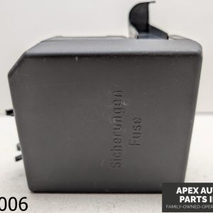 OEM 1998-2000 Mercedes C230 2.3L Cabin Fuse Box Assembly