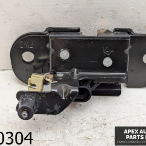 OEM 2002 Chevrolet Suburban 5.3L Off-Road Hatch Lock/Latch/Actuator