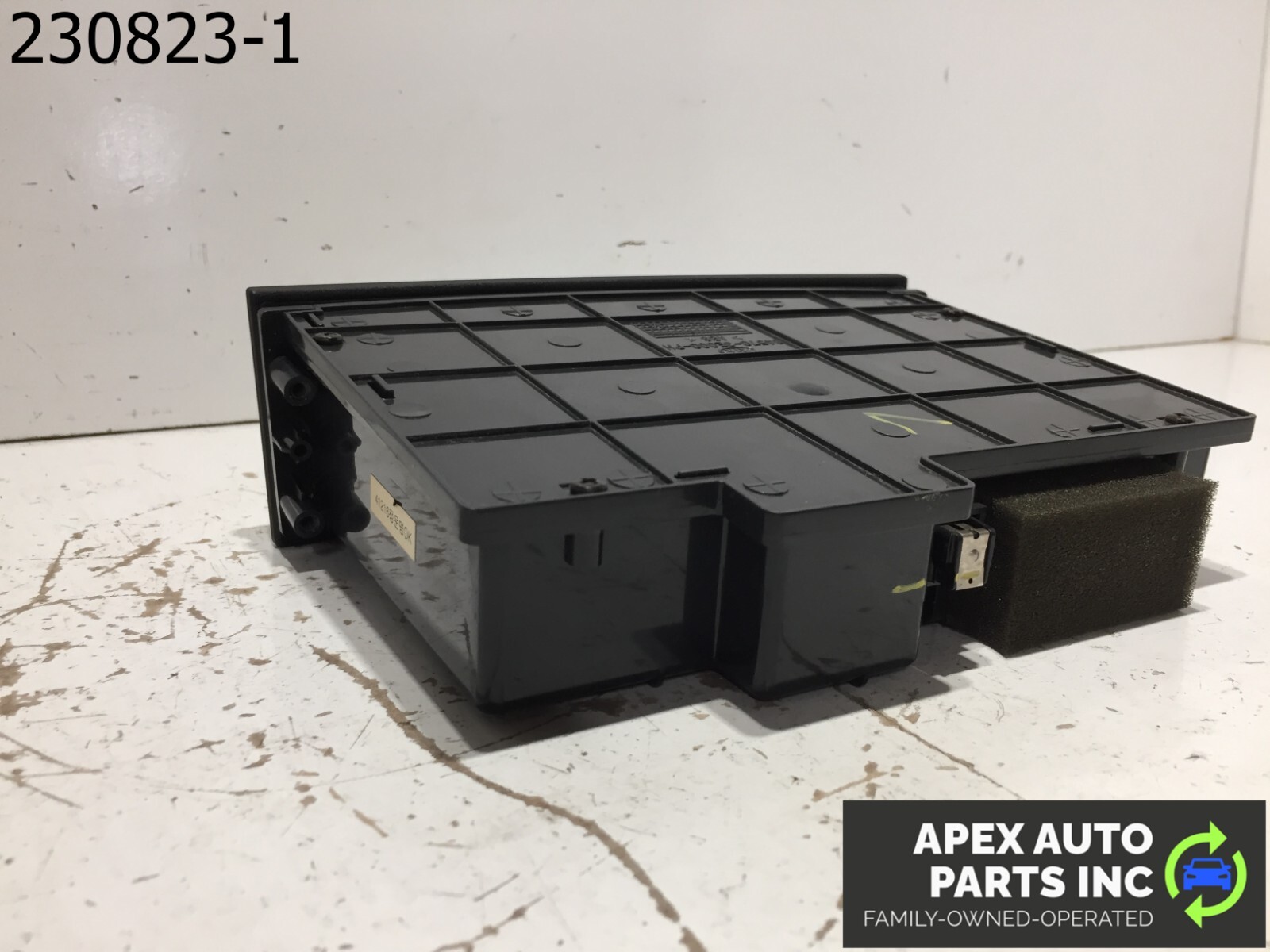 OEM 2003 2004 2005 2006 2007 2008 2009 Kia Sorento Center Dash Storage - Image 6