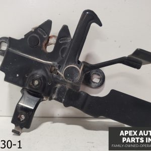 OEM 2004-2012 GMC Canyon 3.5L Hood Latch