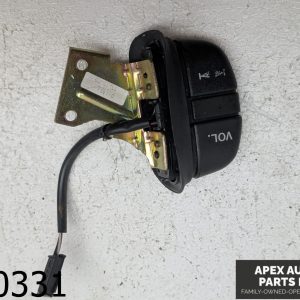 OEM 2004 Land Rover Freelander 2.5L Audio Volume Control Steering Wheel Switch