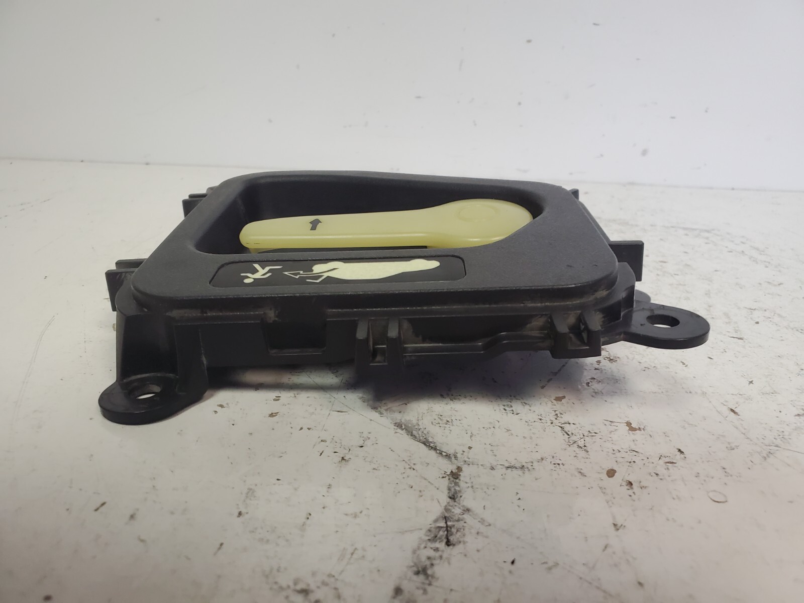 OEM 2005-2009 Subaru Legacy/Outback - Inner Trunk Release Handle - Image 8