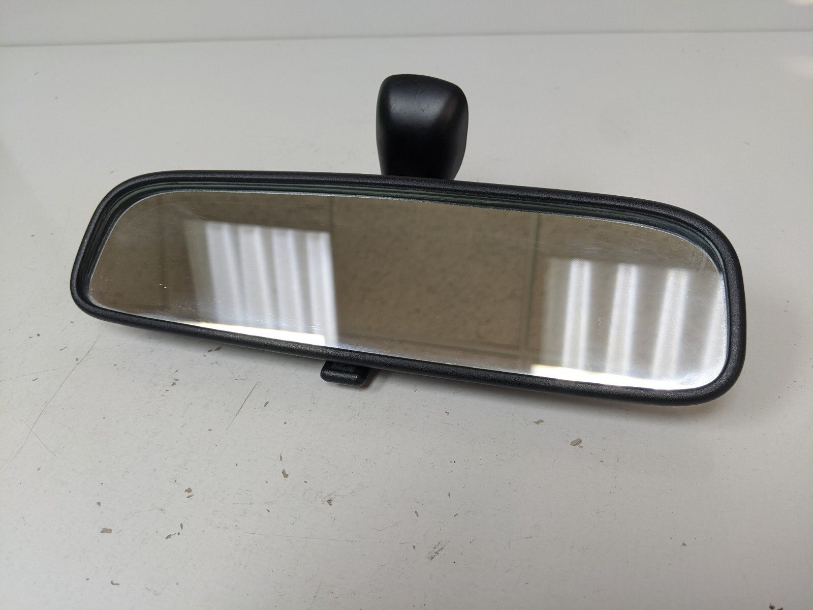 OEM 2005-2012 KIA SPORTAGE TUCSON REAR VIEW MIRROR WINDSHIELD MANUAL DIMMING - Image 4