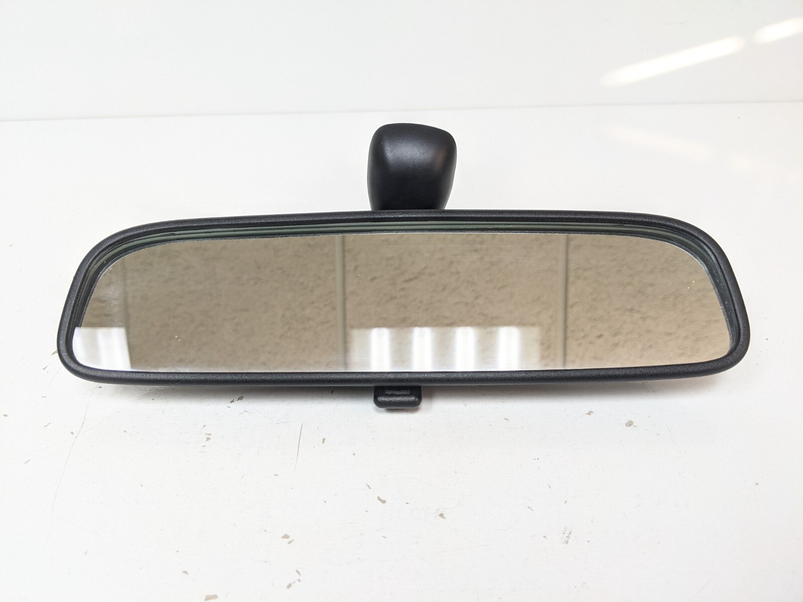 OEM 2005-2012 KIA SPORTAGE TUCSON REAR VIEW MIRROR WINDSHIELD MANUAL DIMMING