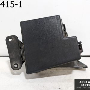 OEM 2005 Lincoln LS 3.9L Engine Fuse Box Relay Junction Assembly