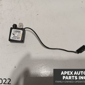 OEM 2005 Range Rover 4.4L Radio Antenna Suppression Filter Module