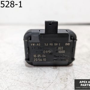 OEM 2005 Volkswagen Touareg 3.2L WINDSHIELD RAIN SENSOR 1K0 955 559