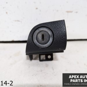 OEM 2006 Infiniti M35 3.5L Glove Box Compartment Push Lock Button