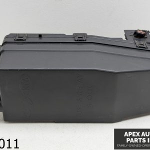 OEM 2007-2010 Hyundai Entourage 3.8L  Fuse Box Engine Compartment