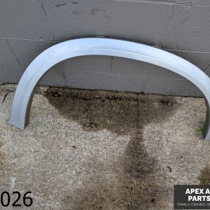 OEM 2007-2013 BMW X5 4.4L FENDER PANEL WHEEL ARCH FLARE MOLDING RIGHT