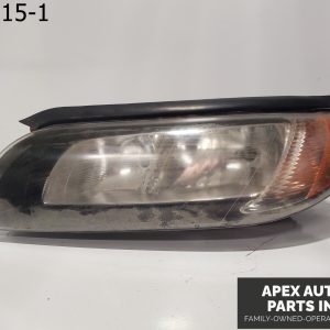 OEM 2007 Volvo S80 3.2L Left Front Headlight Assembly Halogen 31353324
