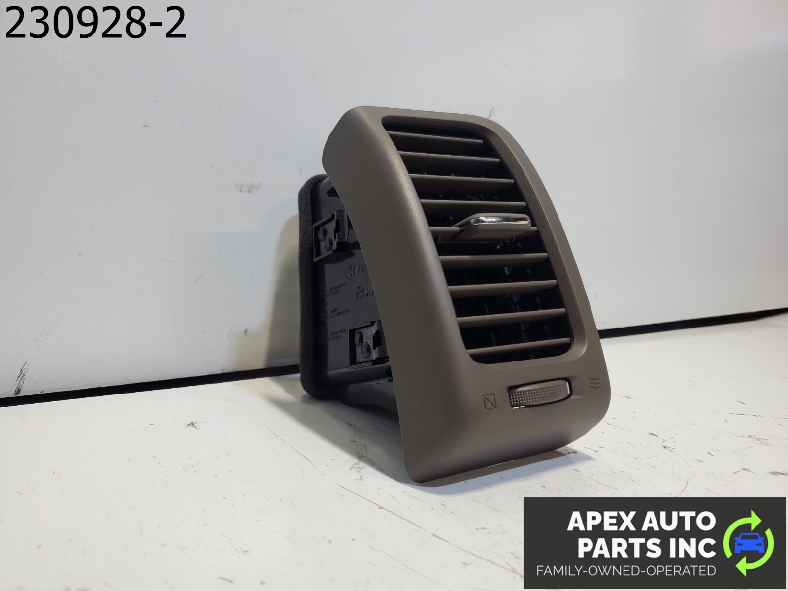 OEM 2008 Nissan Altima Right Side Dash Air Vent Outlet Grille Duct 68760-JA00A - Image 3