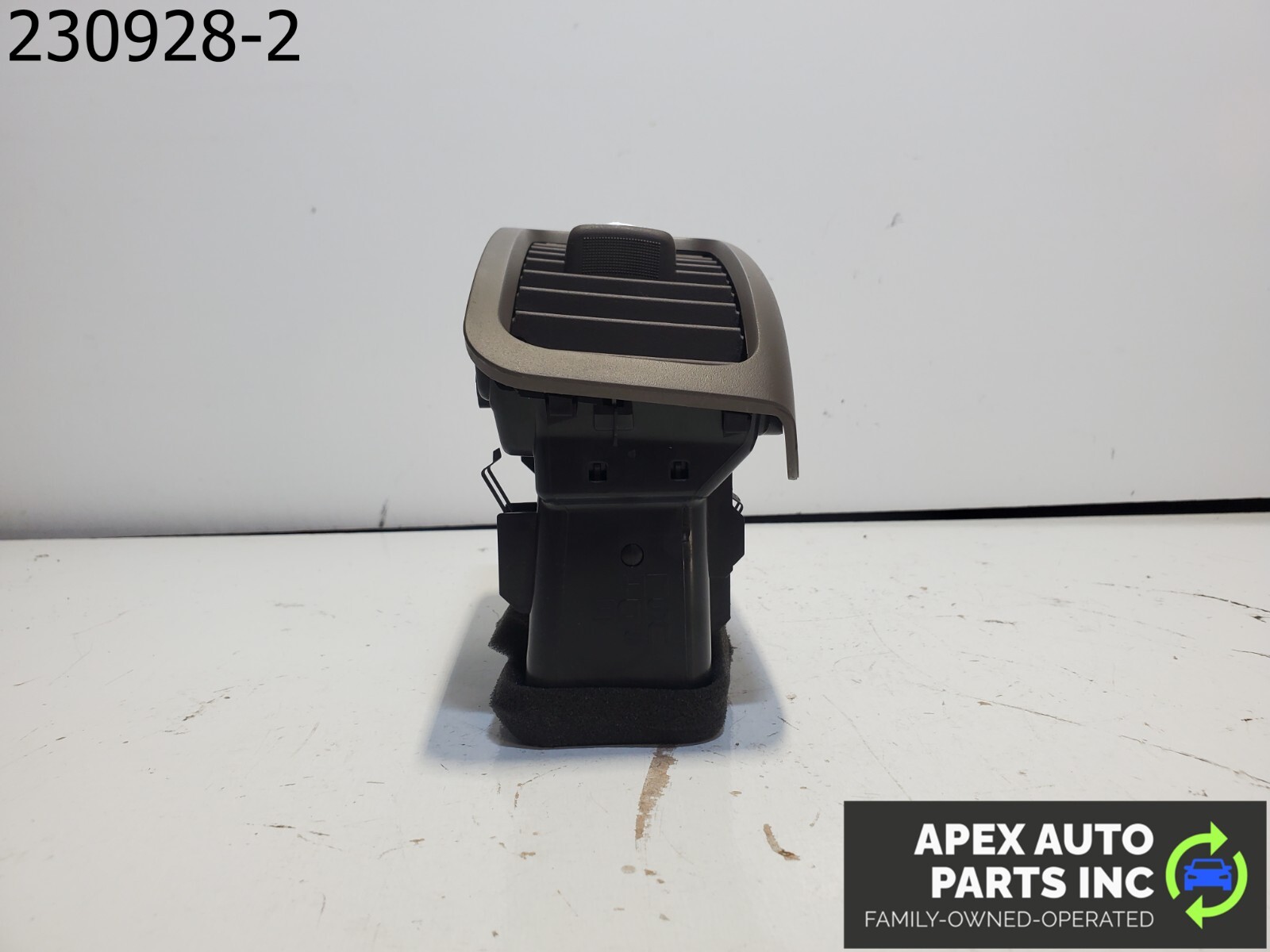 OEM 2008 Nissan Altima Right Side Dash Air Vent Outlet Grille Duct 68760-JA00A - Image 9