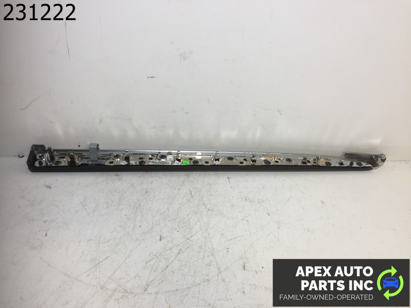 OEM 2011 BMW 550i Front Right Door Trim 7225551 - Image 5