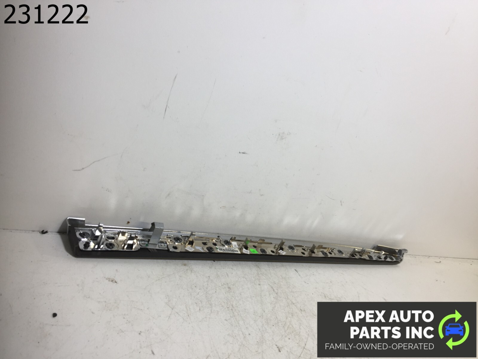 OEM 2011 BMW 550i Front Right Door Trim 7225551 - Image 6