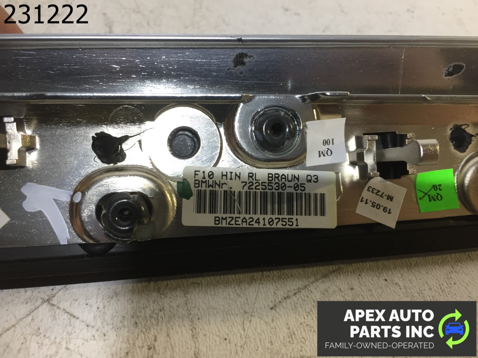 OEM 2011 BMW 550i Front Right Door Trim 7225551 - Image 8