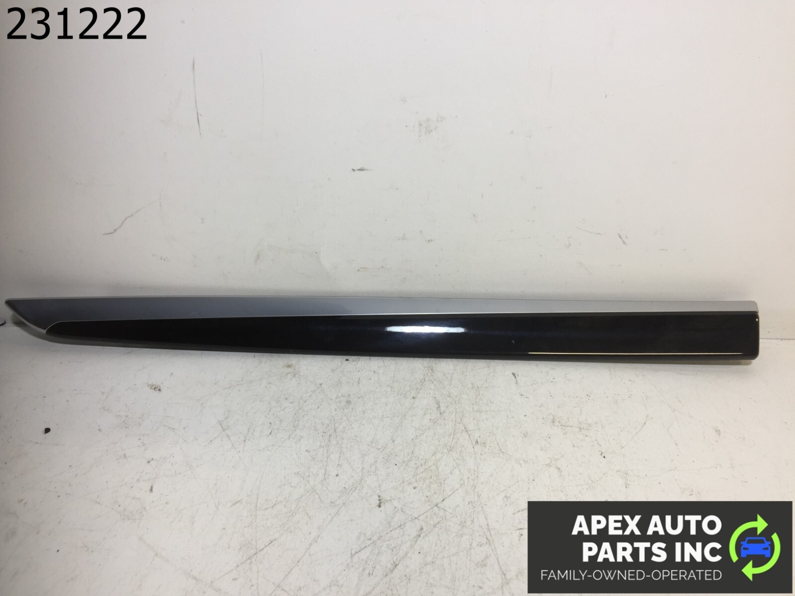 OEM 2011 BMW 550i Front Right Door Trim 7225551