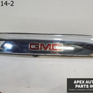 OEM 2011 GMC Terrain 2.4L Hatch Finish Trim Panel W/ Rear View Camera