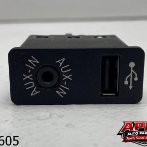 OEM 2012 BMW 528i 2.0L Audio Input/ AUX IN & USB Socket Port
