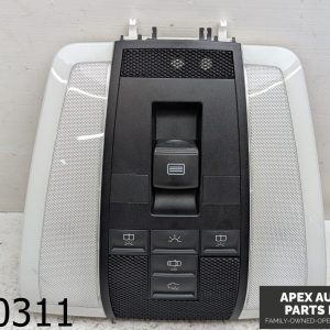 OEM 2012 Mercedes C300 3.0L Overhead Console Dome Light 2048208901