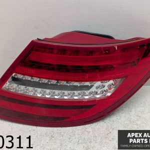 OEM 2012 Mercedes C300 3.0L REAR RIGHT SIDE TAIL LIGHT BRAKE LAMP