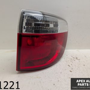 OEM 2013 Dodge Durango 3.6L Passenger Tail Light Quarter Panel Mounted