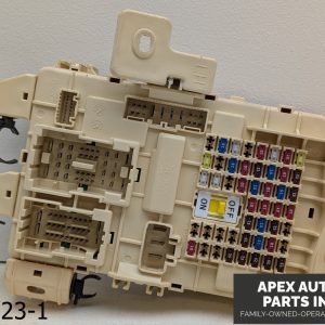 OEM 2014-2016 Kia Soul 1.6L Cabin Fuse Relay Block Junction Panel Assembly