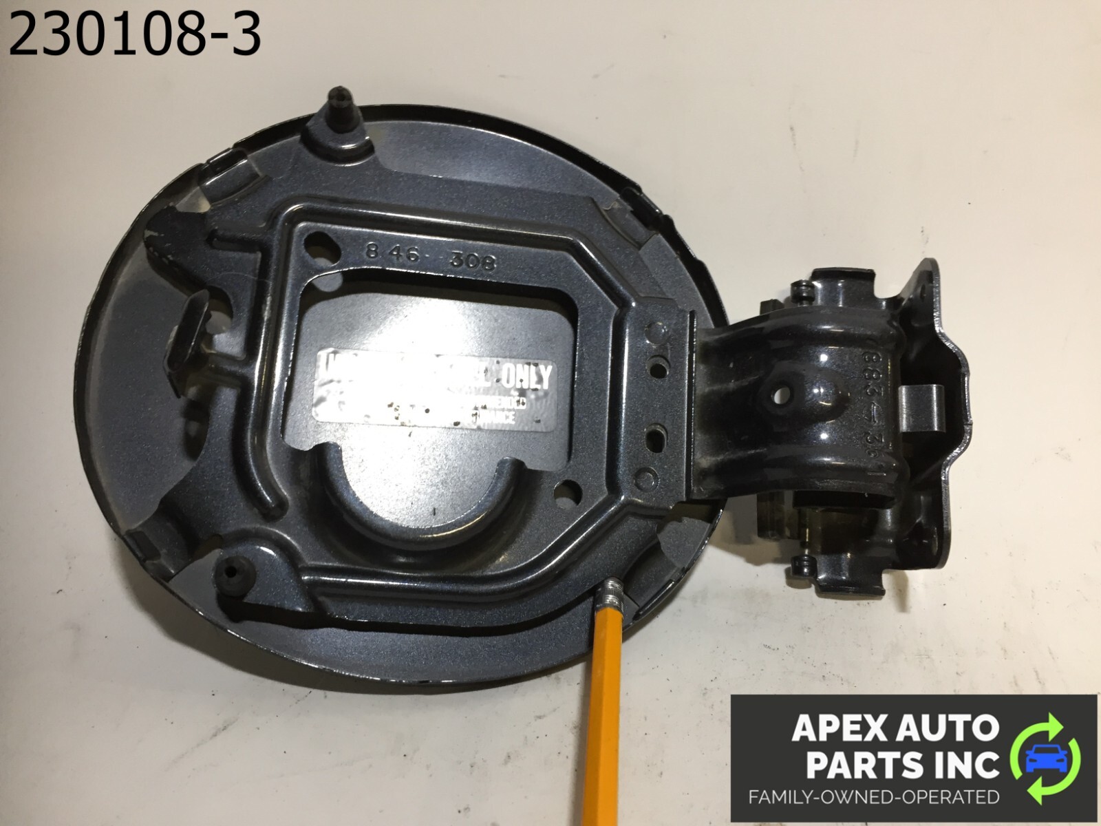 OEM 2014 Infiniti QX60 REAR LEFT DRIVER SIDE FUEL TANK DOOR - Image 5