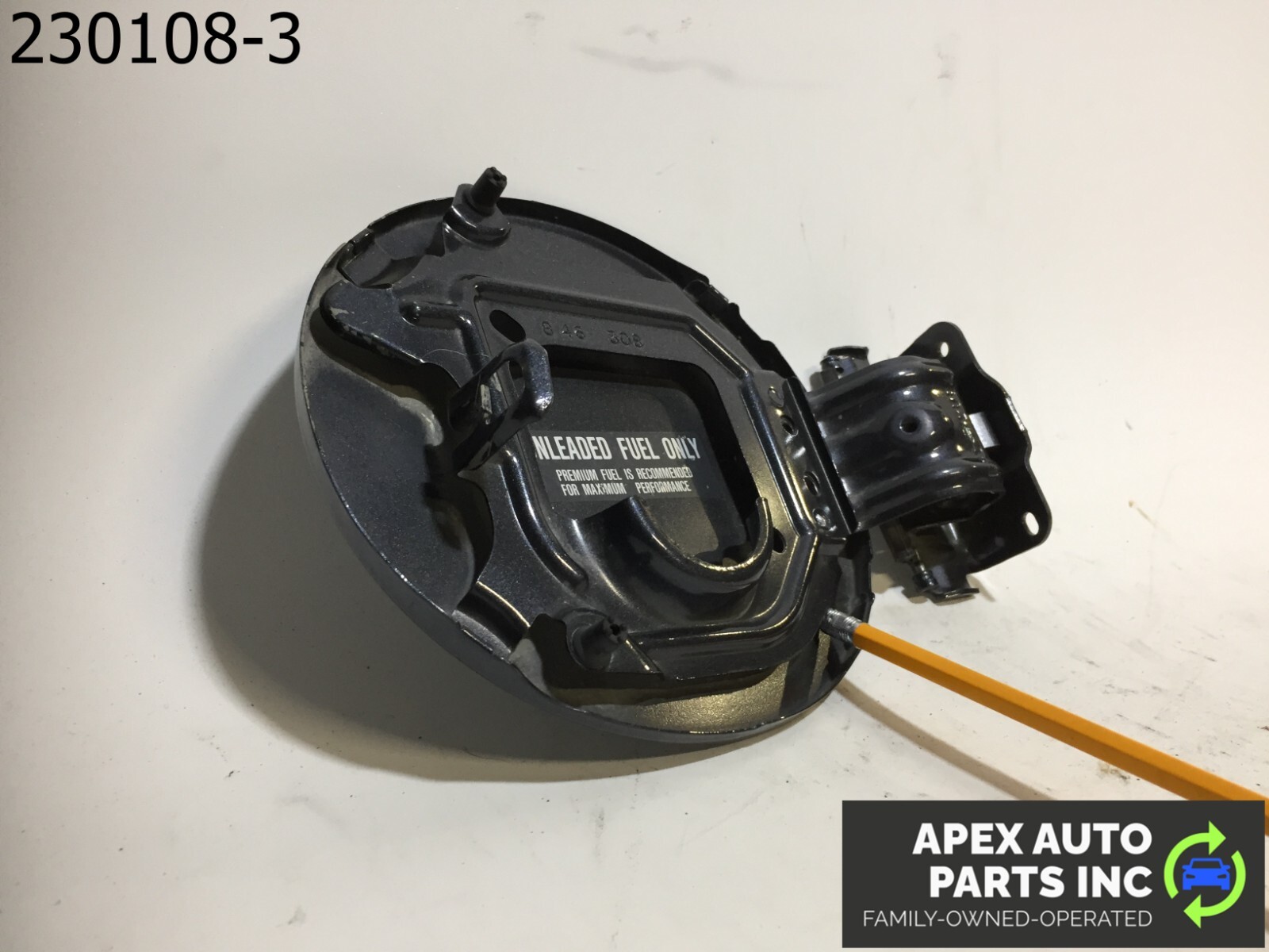 OEM 2014 Infiniti QX60 REAR LEFT DRIVER SIDE FUEL TANK DOOR - Image 6