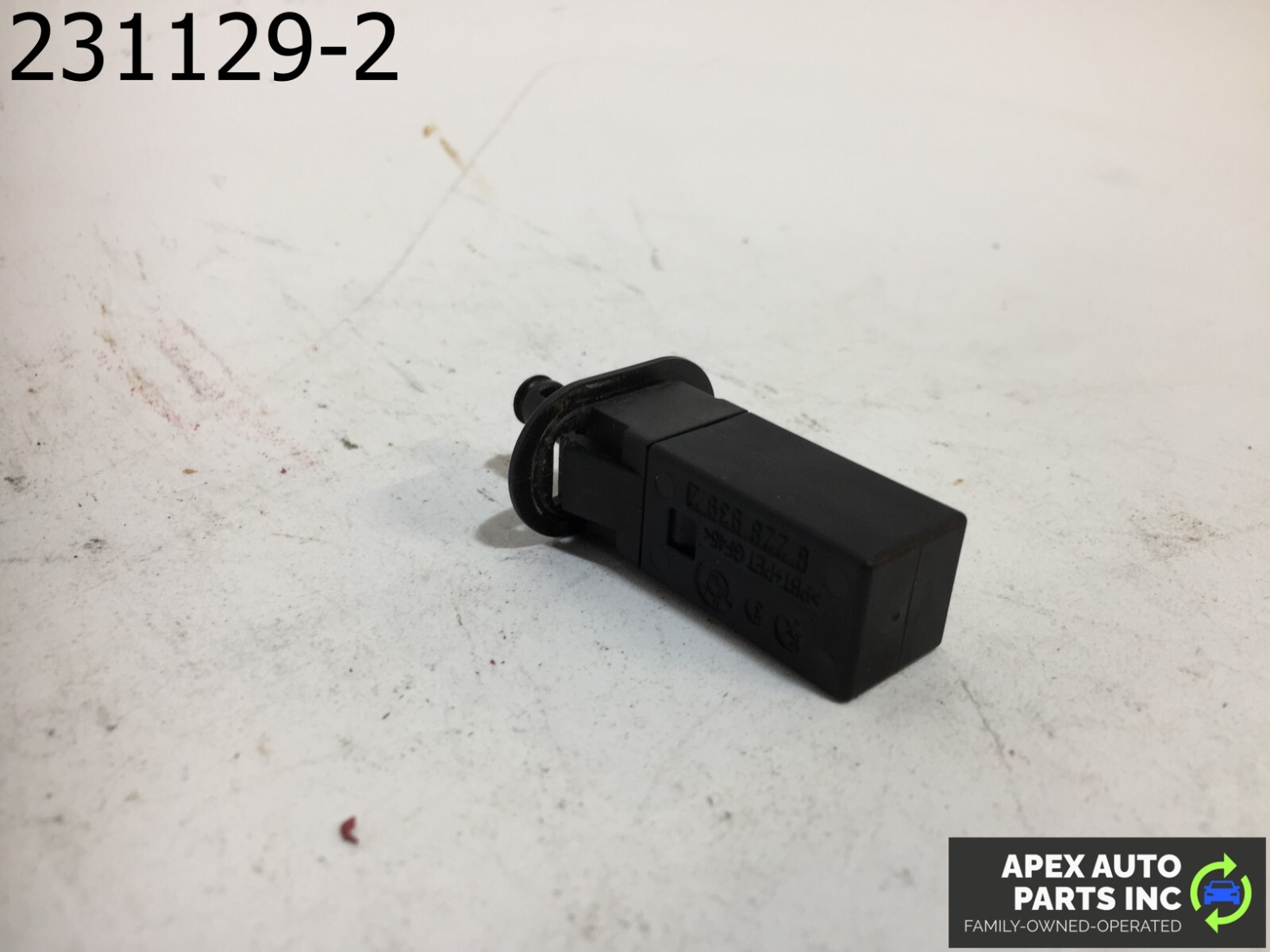 OEM BMW 745Li 2003 Glove BOX Light Switch 1388277 - Image 6