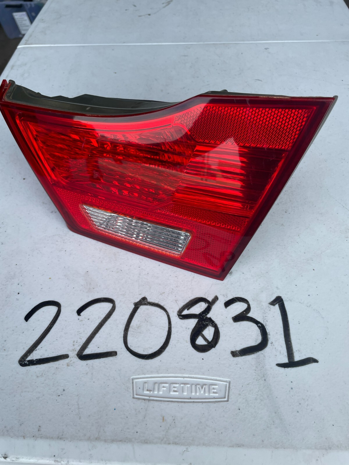 09-10 Kia Optima Inner Tail Light Taillight Passenger Side RH Right Rear Red OEM - Image 4