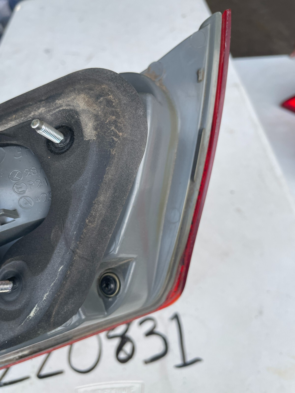 09-10 Kia Optima Inner Tail Light Taillight Passenger Side RH Right Rear Red OEM - Image 7