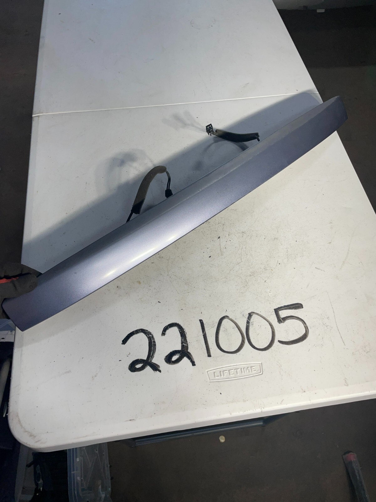 2006 2007 2008 2009 KIA SORENTO REAR LIFTGATE MOLDING TRIM OEM