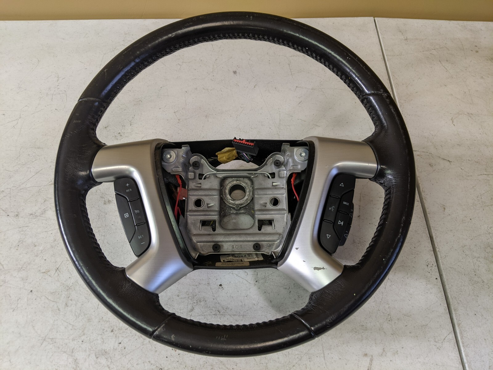 2007-2008 GMC Acadia Leather Steering Wheel 25875342 w/Cruise Audio Buttons OEM