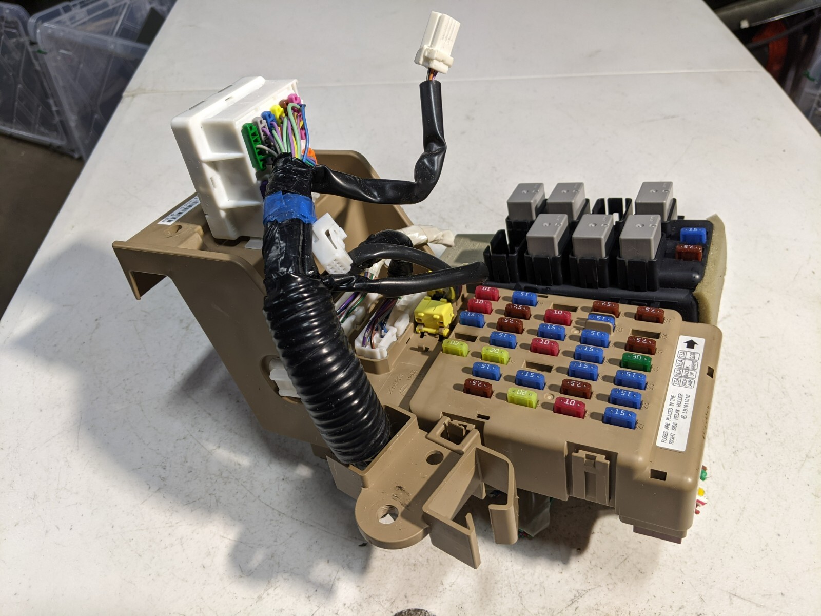 2009 Subaru Forester Fuse Relay Body Control Control Junction Box 82201FG010 OEM - Image 5