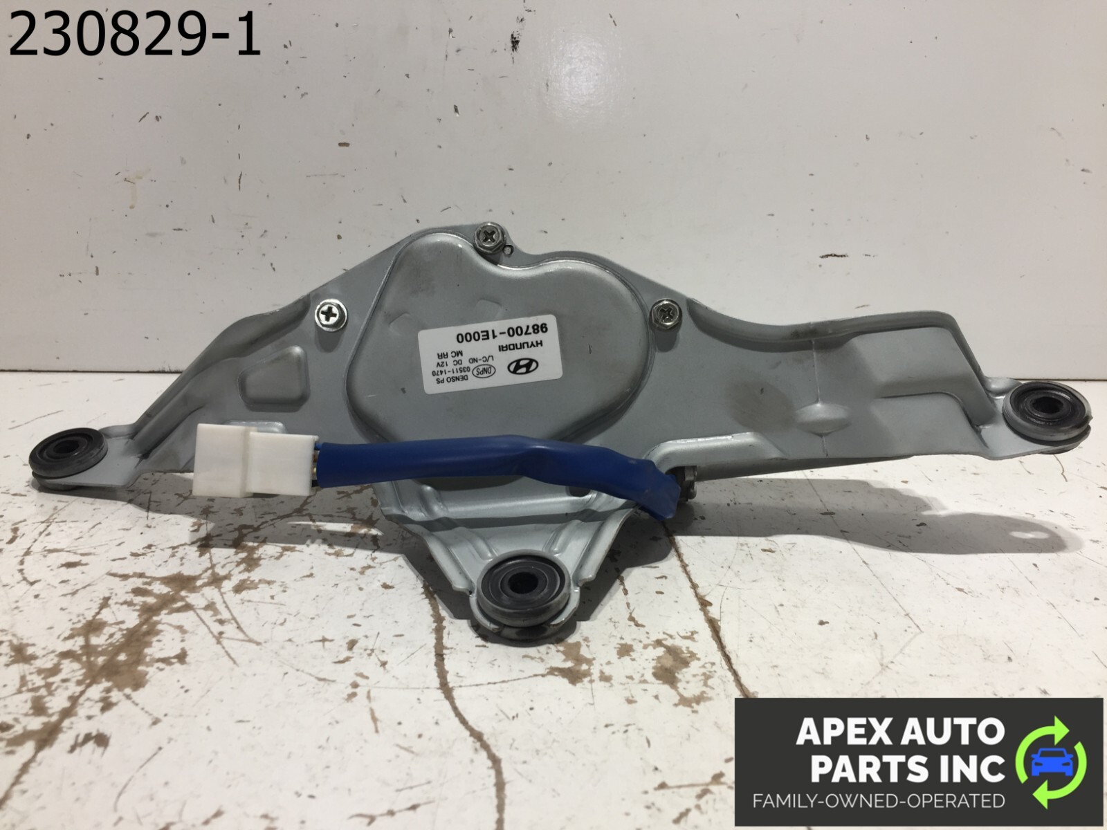 2010 Hyundai Accent Rear Wiper Motor OEM (LKQ~323258053) - Image 5