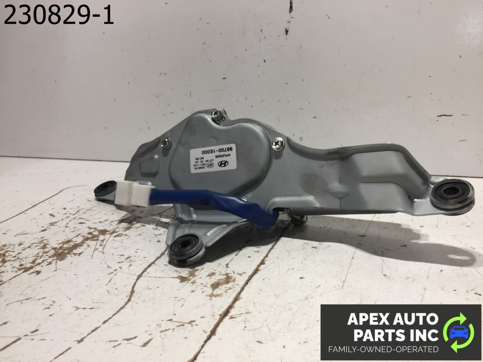 2010 Hyundai Accent Rear Wiper Motor OEM (LKQ~323258053) - Image 7