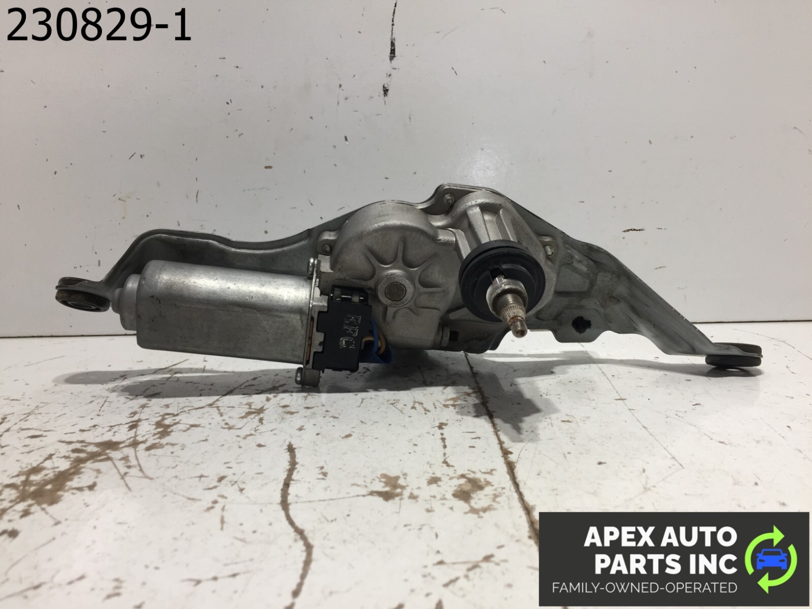 2010 Hyundai Accent Rear Wiper Motor OEM (LKQ~323258053)