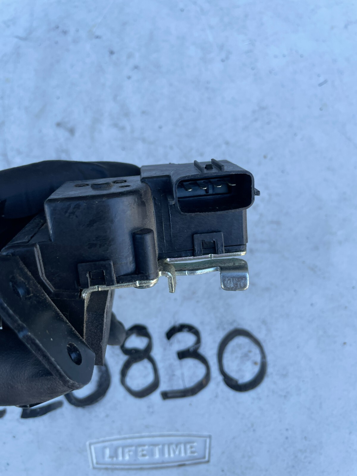 2011-2013 Kia Sorento Rear Back Trunk Deck Lid Power Lock Latch Actuator OEM - Image 4